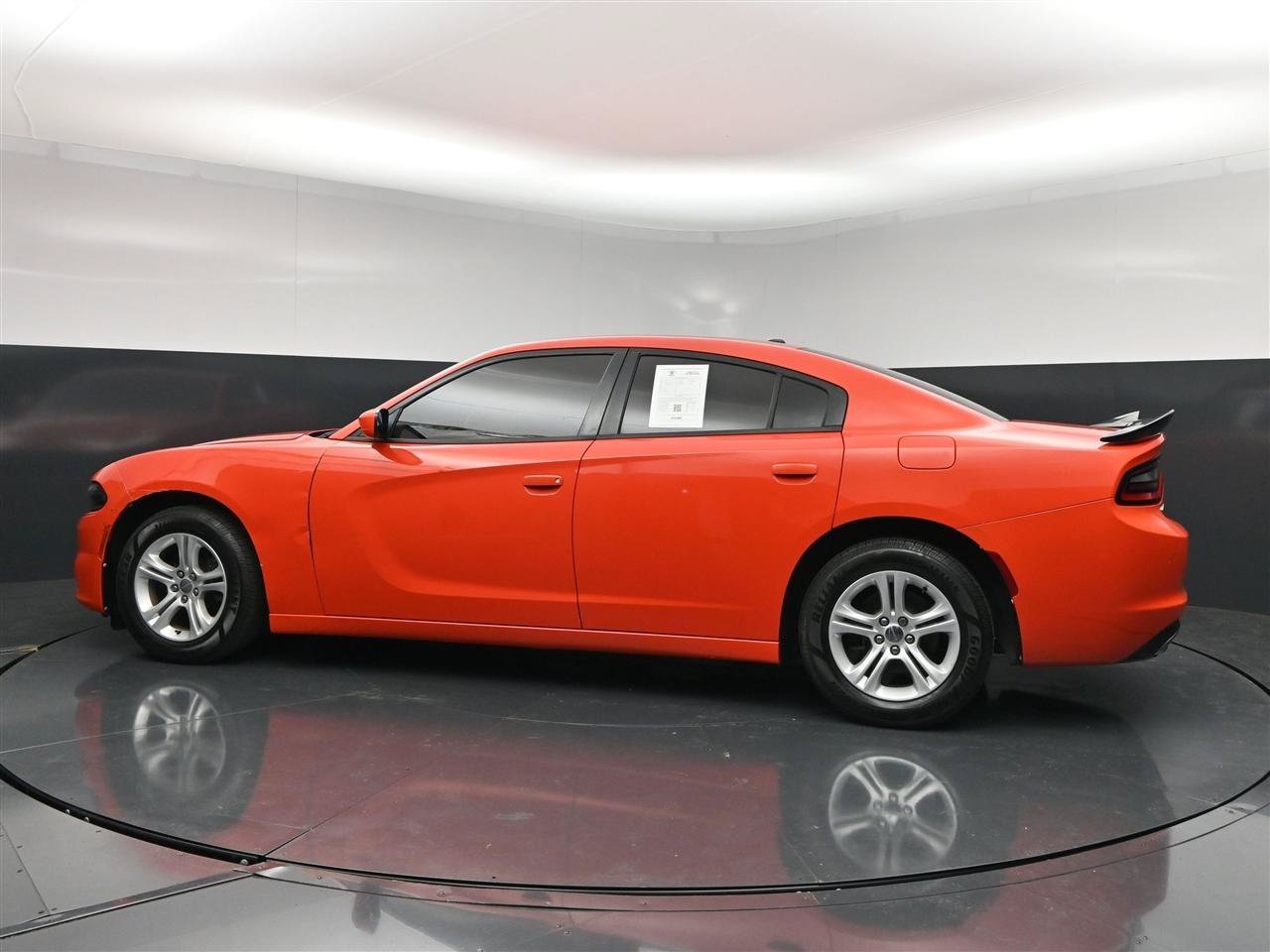 Used 2018 Dodge Charger SXT RWD image 8