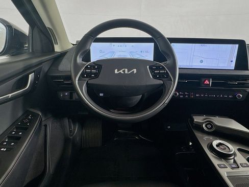 Used 2024 Kia EV6 Light RWD image 5