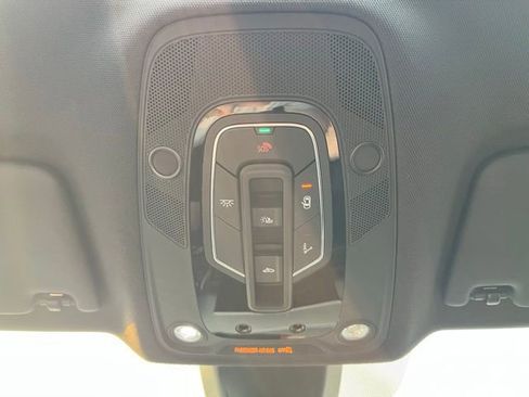 Used 2024 Audi Q5 e Prestige w/ Prestige Package image 33