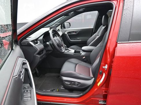 Used 2025 Toyota RAV4 XSE image 9