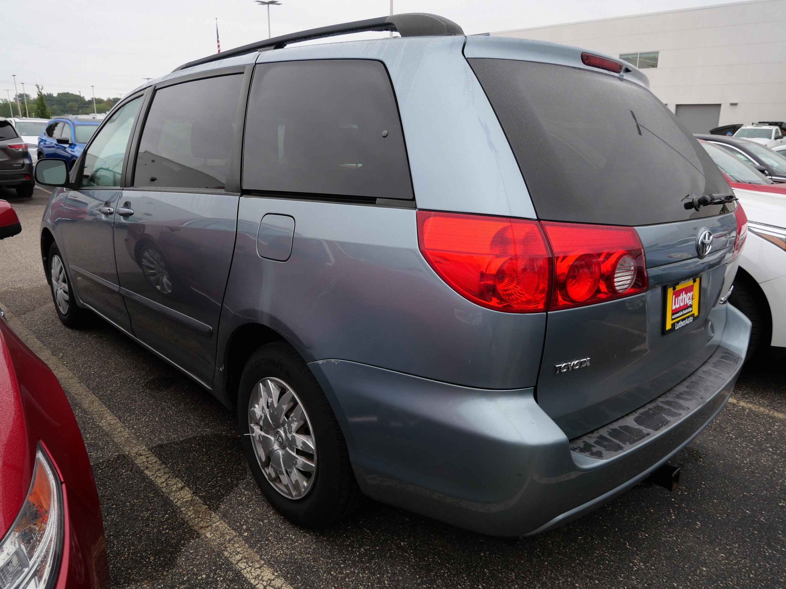 Used 2010 Toyota Sienna LE FWD image 6