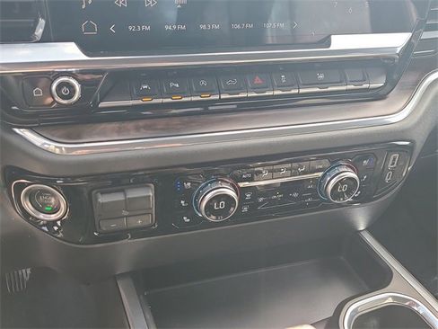 Used 2023 GMC Sierra 1500 SLT w/ SLT Premium Plus Package image 29