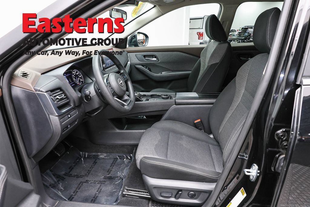Used 2023 Nissan Rogue SV AWD/4WD image 15