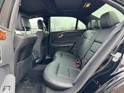 Used 2014 Mercedes-Benz E 350 4MATIC Sedan image 16