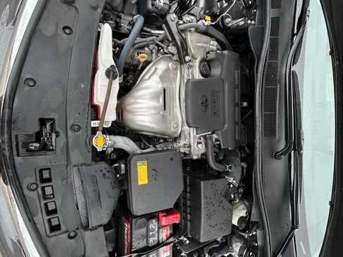 Used 2014 Toyota Camry L image 33