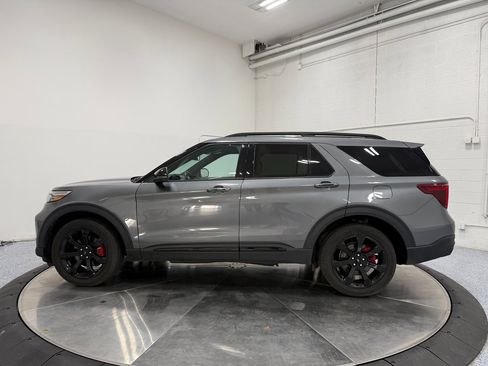 Used 2023 Ford Explorer ST w/ Equipment Group 401A image 4