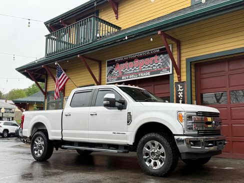 Used 2019 Ford F250 Lariat w/ Lariat Ultimate Package AWD/4WD image 1