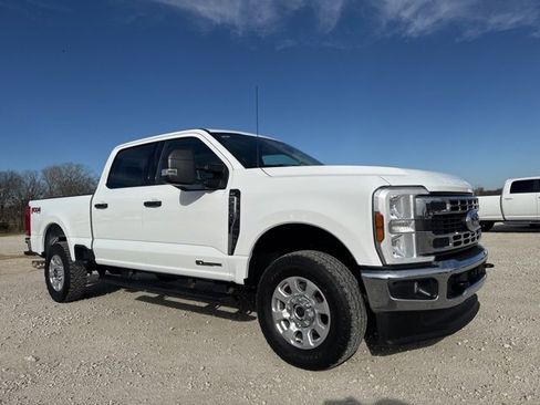 Used 2024 Ford F250 XLT w/ FX4 Off-Road Package image 7