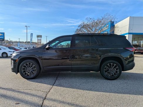Used 2023 Chevrolet Traverse RS image 5