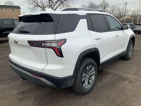 New 2026 Chevrolet Equinox LT image 7