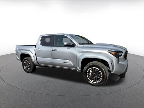 Used 2024 Toyota Tacoma TRD Sport image 2