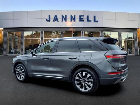 Used 2022 Lincoln Corsair Reserve w/ Equipment Group 201A image 9