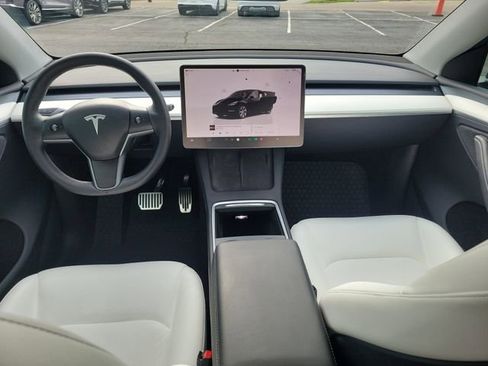 Used 2023 Tesla Model Y Long Range AWD/4WD image 8