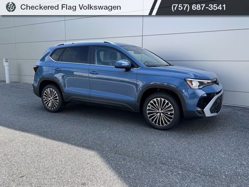 New 2025 Volkswagen Taos SE image 22