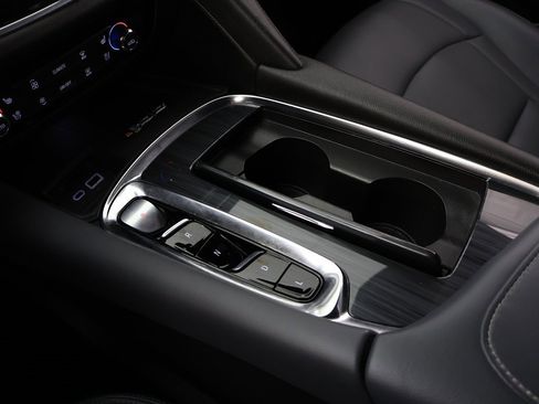 Used 2024 Buick Enclave Premium image 65