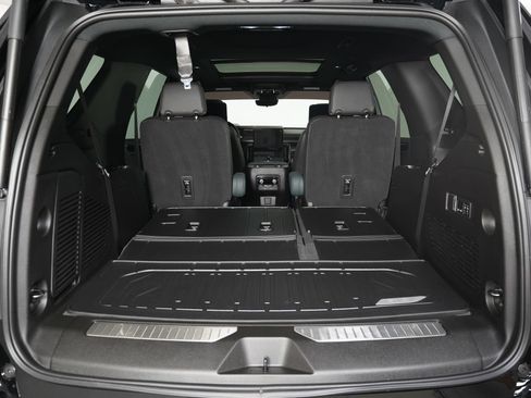 Used 2026 GMC Yukon AT4 w/ AT4 Premium Plus Package AWD/4WD image 12