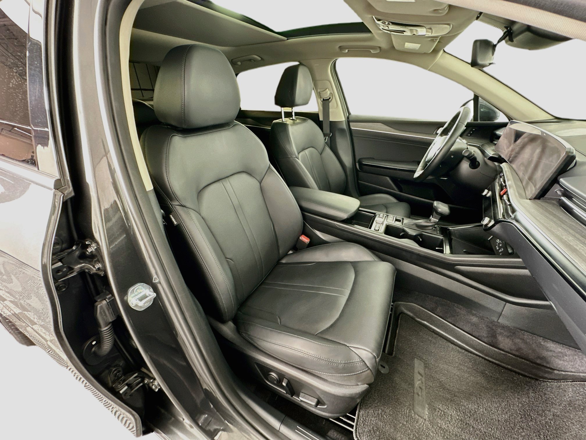 Used 2025 Kia K5 EX FWD image 34