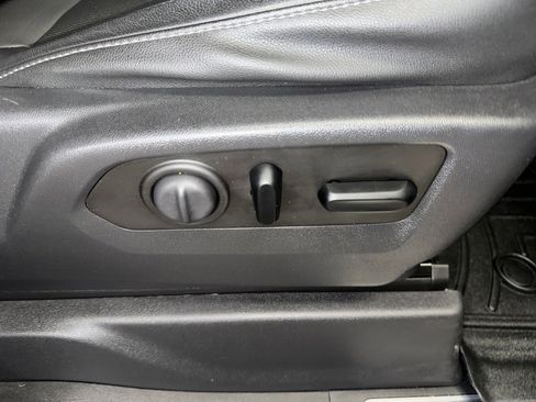 Used 2019 GMC Sierra 1500 SLT w/ SLT Premium Plus Package image 39