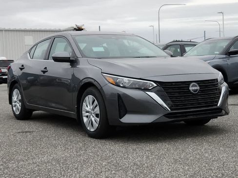 Used 2025 Nissan Sentra S FWD image 2