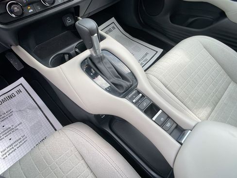 Certified 2024 Honda HR-V LX image 19