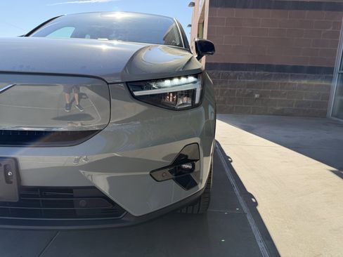 Used 2023 Volvo C40 P8 Recharge Plus image 11