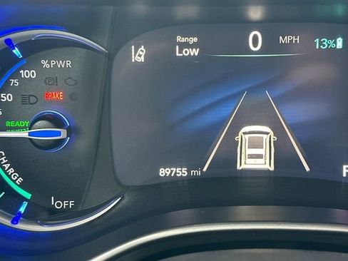 Used 2021 Chrysler Pacifica Touring-L image 30