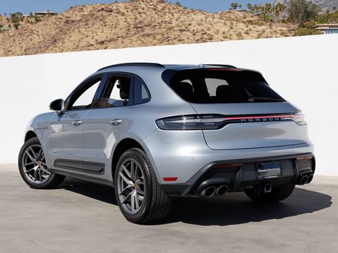 Certified 2025 Porsche Macan AWD/4WD image 3