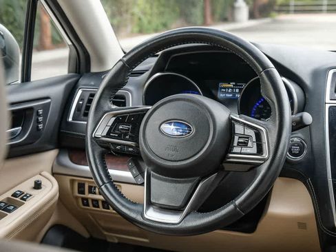 Used 2019 Subaru Outback 2.5i Limited AWD/4WD image 12