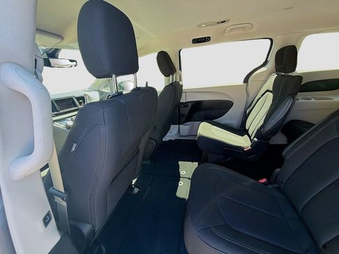 Used 2023 Chrysler Voyager LX FWD image 24