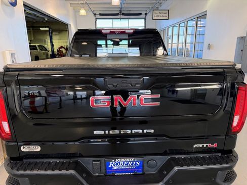 Used 2025 GMC Sierra 1500 AT4 w/ Technology Package image 5