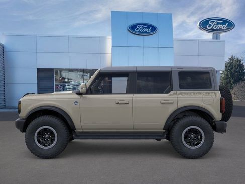New 2025 Ford Bronco Outer Banks w/ Sasquatch Package image 3