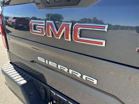 Used 2021 GMC Sierra 1500 Elevation AWD/4WD image 3