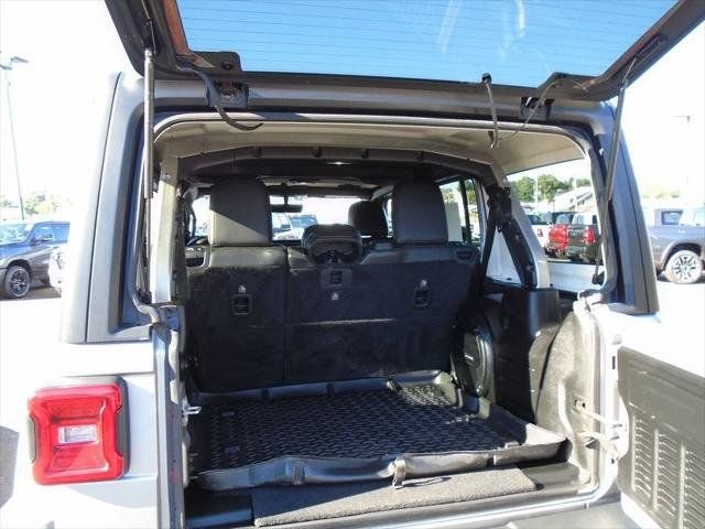 Certified 2018 Jeep Wrangler Unlimited Rubicon w/ Dual Top Group AWD/4WD image 17