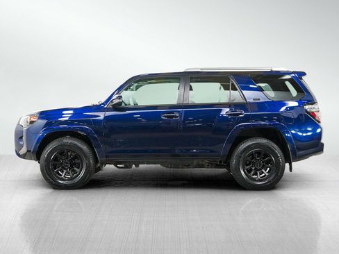 Used 2018 Toyota 4Runner SR5 Premium image 2