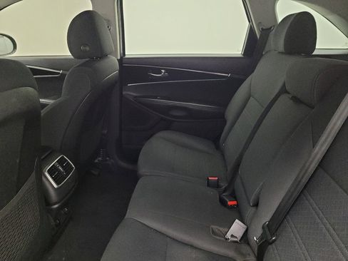Used 2020 Kia Sorento LX FWD image 18