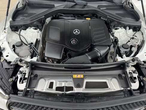 Used 2023 Mercedes-Benz GLC 300 image 31