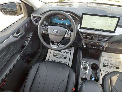 New 2026 Ford Escape SE w/ PHEV Premium Package FWD image 15