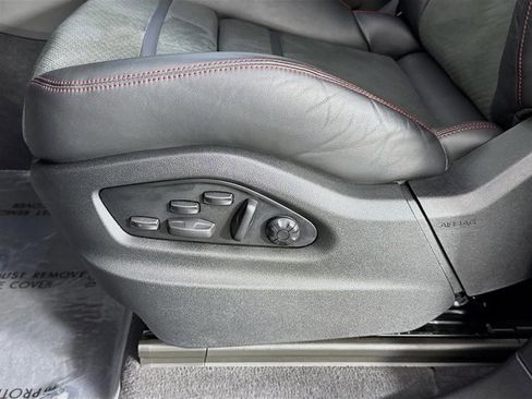 Used 2025 Porsche Cayenne GTS image 22