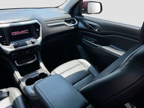 Used 2023 GMC Acadia SLT FWD image 24