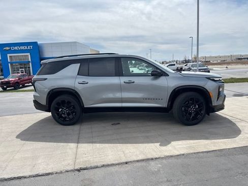 New 2026 Chevrolet Traverse RS w/ LPO, Floor Liner Package image 2