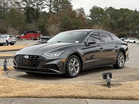 Used 2023 Hyundai Sonata SEL w/ Convenience Package image 3