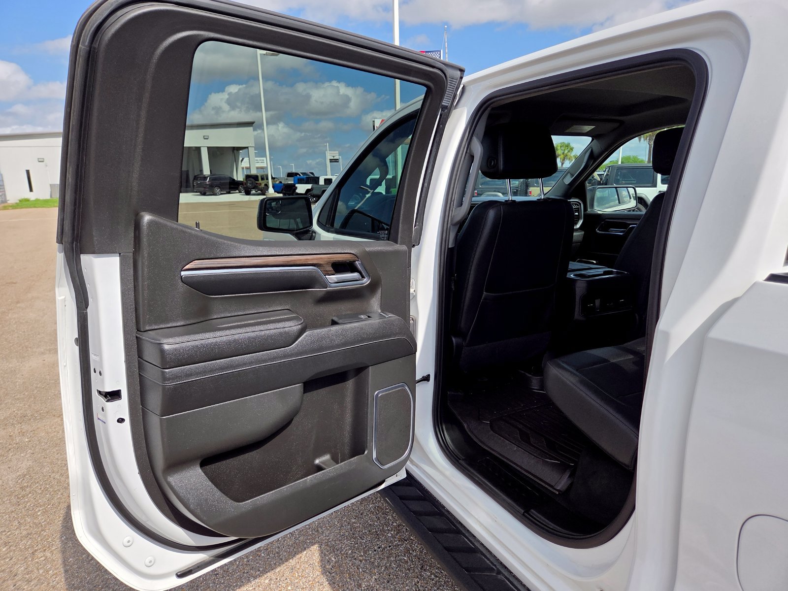 Used 2023 Chevrolet Silverado 1500 RST w/ All Star Edition Plus AWD/4WD image 17