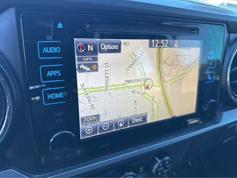 Used 2017 Toyota Tacoma TRD Sport w/ Tow Package image 5