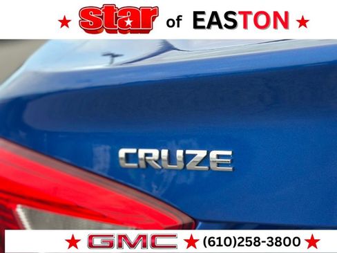 Used 2018 Chevrolet Cruze Premier image 34