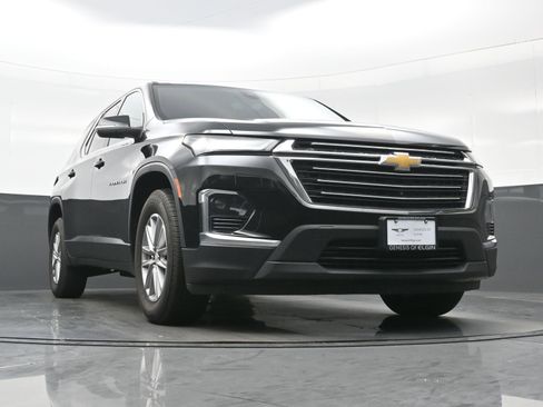 Used 2022 Chevrolet Traverse LT image 34