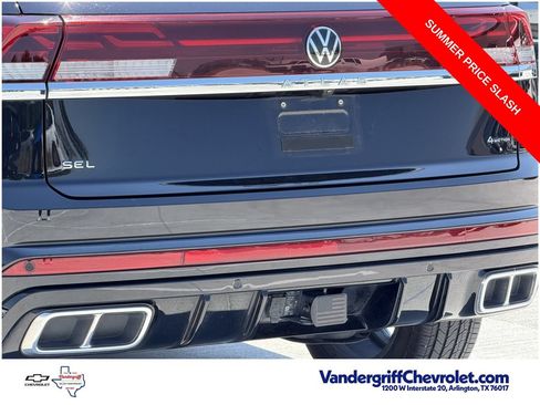 Used 2024 Volkswagen Atlas Cross Sport SEL Premium R-Line AWD/4WD image 6