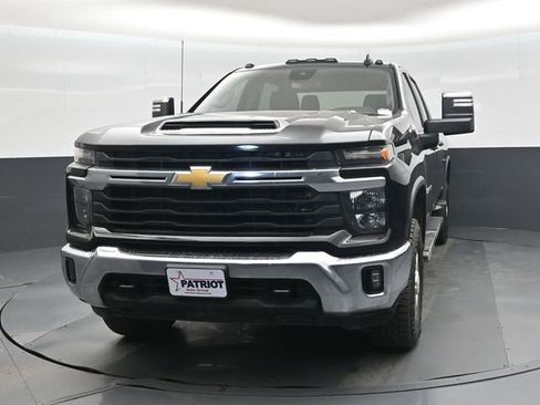 Used 2024 Chevrolet Silverado 2500 LT image 8