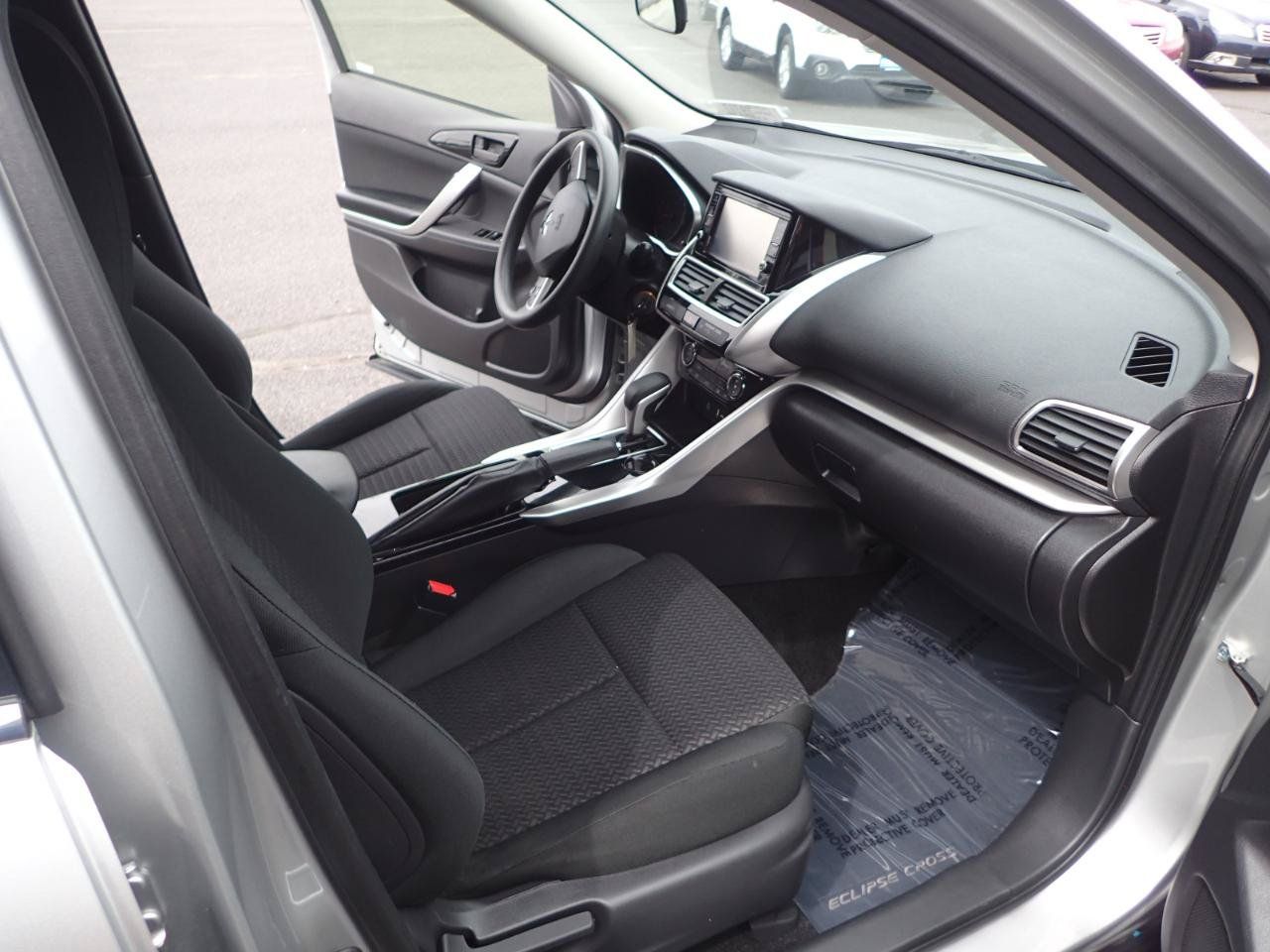Used 2018 Mitsubishi Eclipse Cross ES FWD image 13