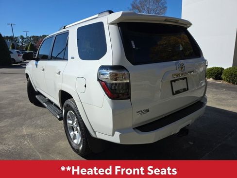 Used 2022 Toyota 4Runner SR5 Premium image 5