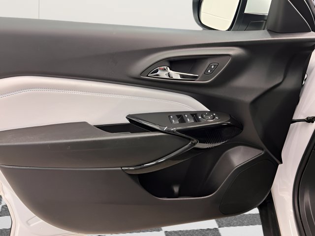 Certified 2025 Chevrolet Trax LT FWD image 15